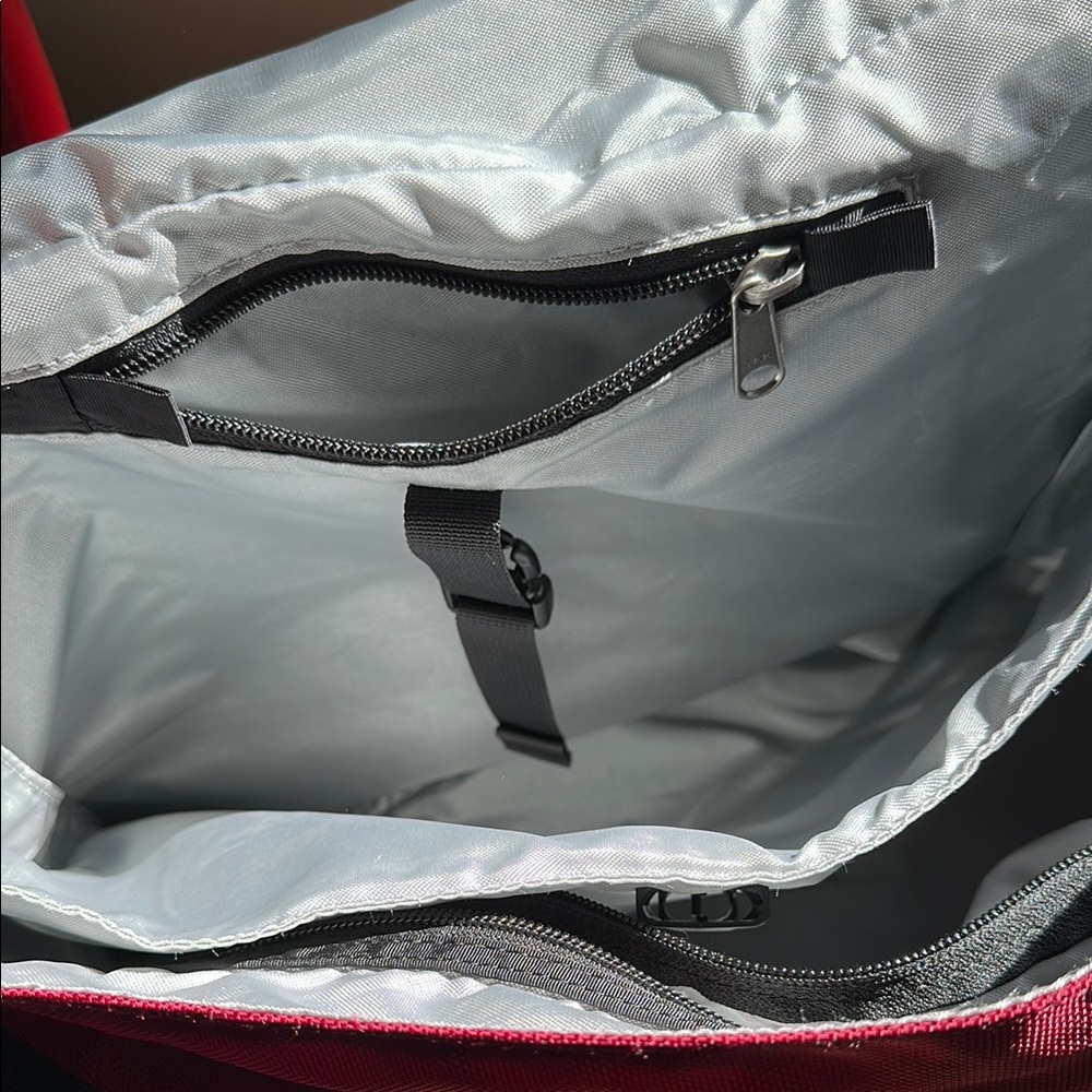 Patagonia Red Reflective XL critical mass Messenger Bag with Adjustable Strap - Picture 4 of 8